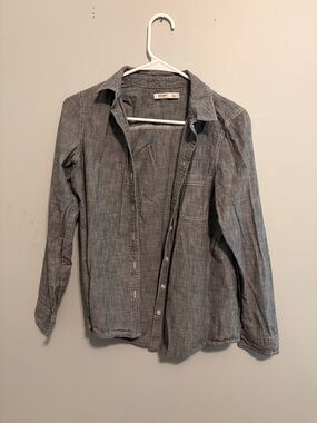 Old Navy Gray Chambray Button-Down Shirt